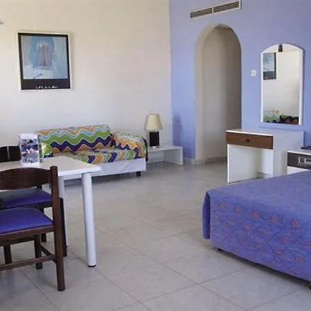 Crown Elamaris Aparthotel