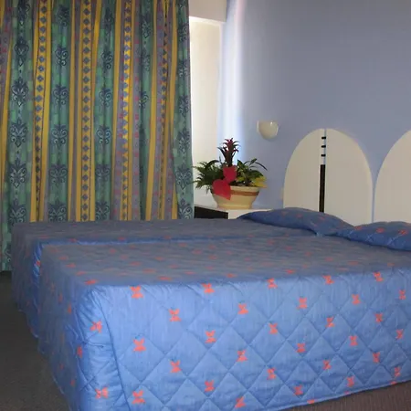 Crown Elamaris Aparthotel